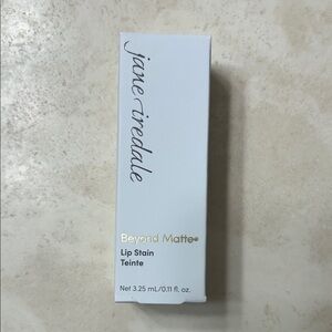 Jane Iredale beyond matte lip stain in Lovestruck